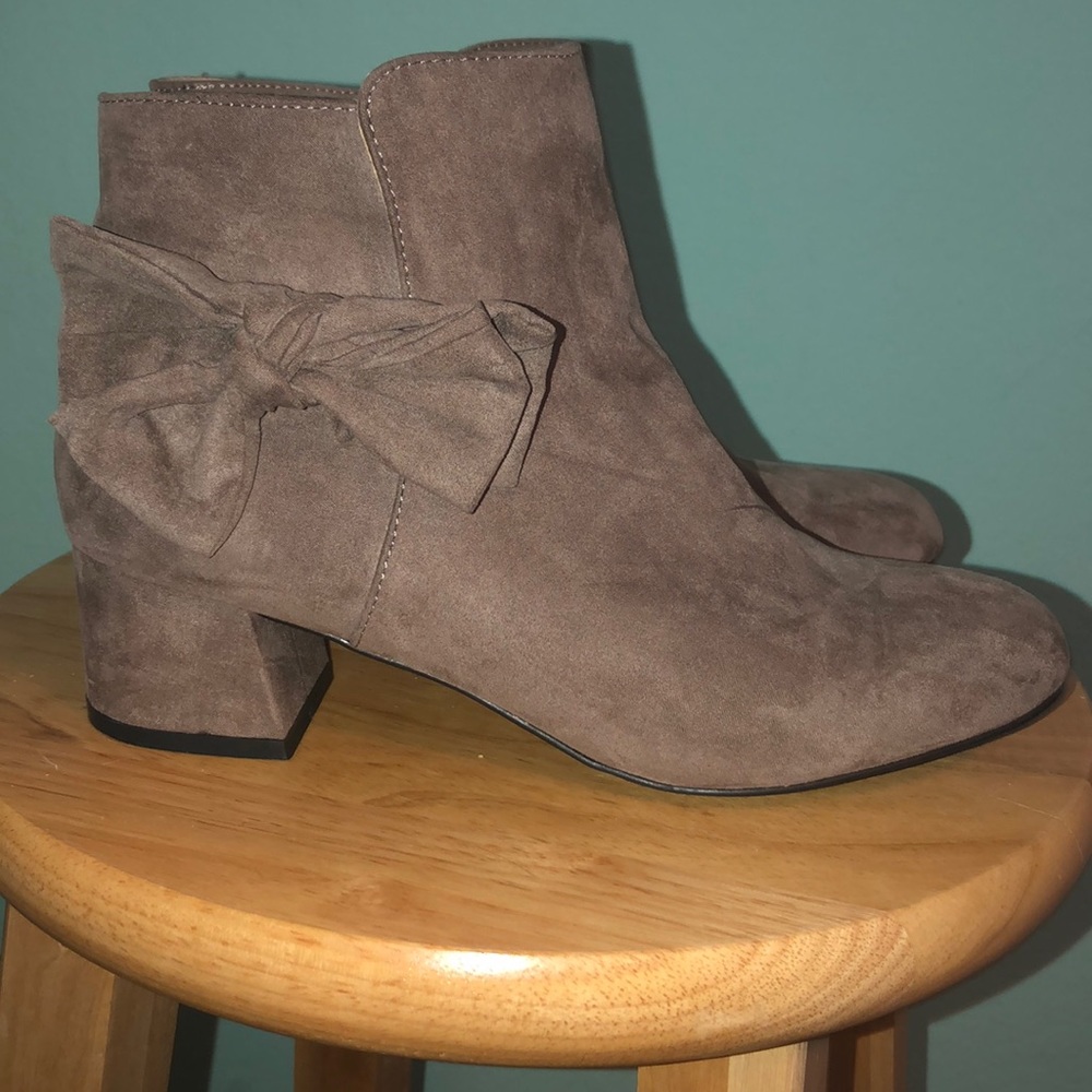 Heeled boots